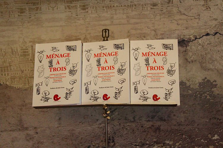 Lançamento do livro Ménage à Trois
